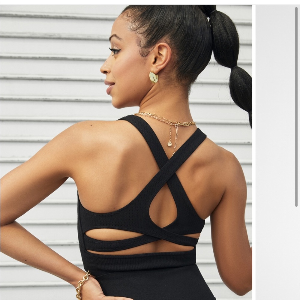 Black sports bra